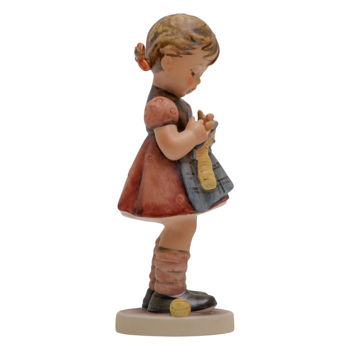 Figurine, girl stitching hummel hum255