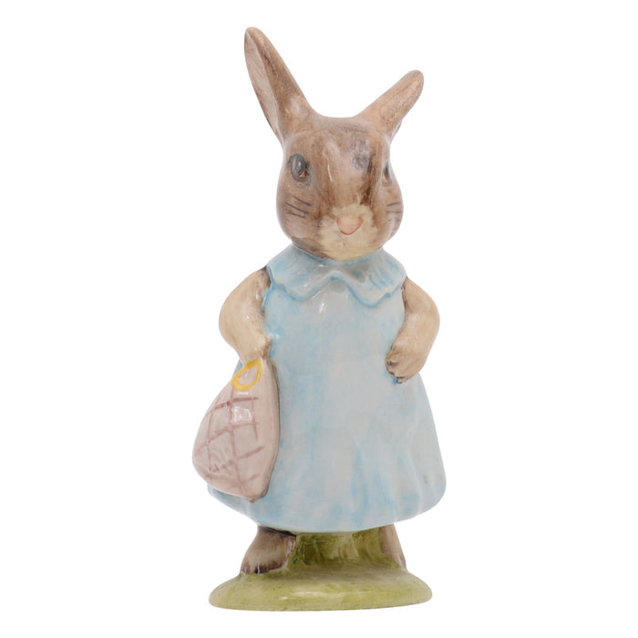 Mrs. Flopsy Bunny sculpture