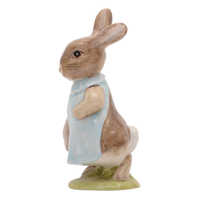 Mrs. Flopsy Bunny sculpture