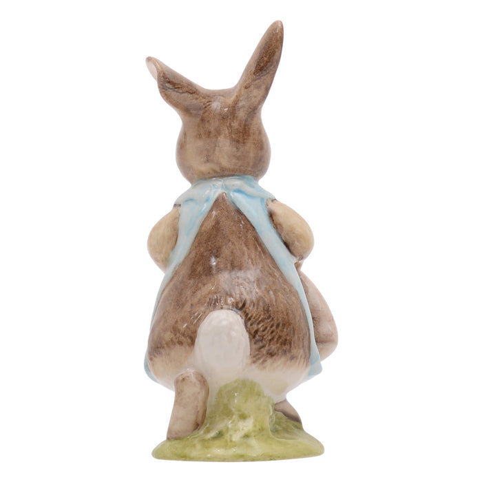 Mrs. Flopsy Bunny sculpture