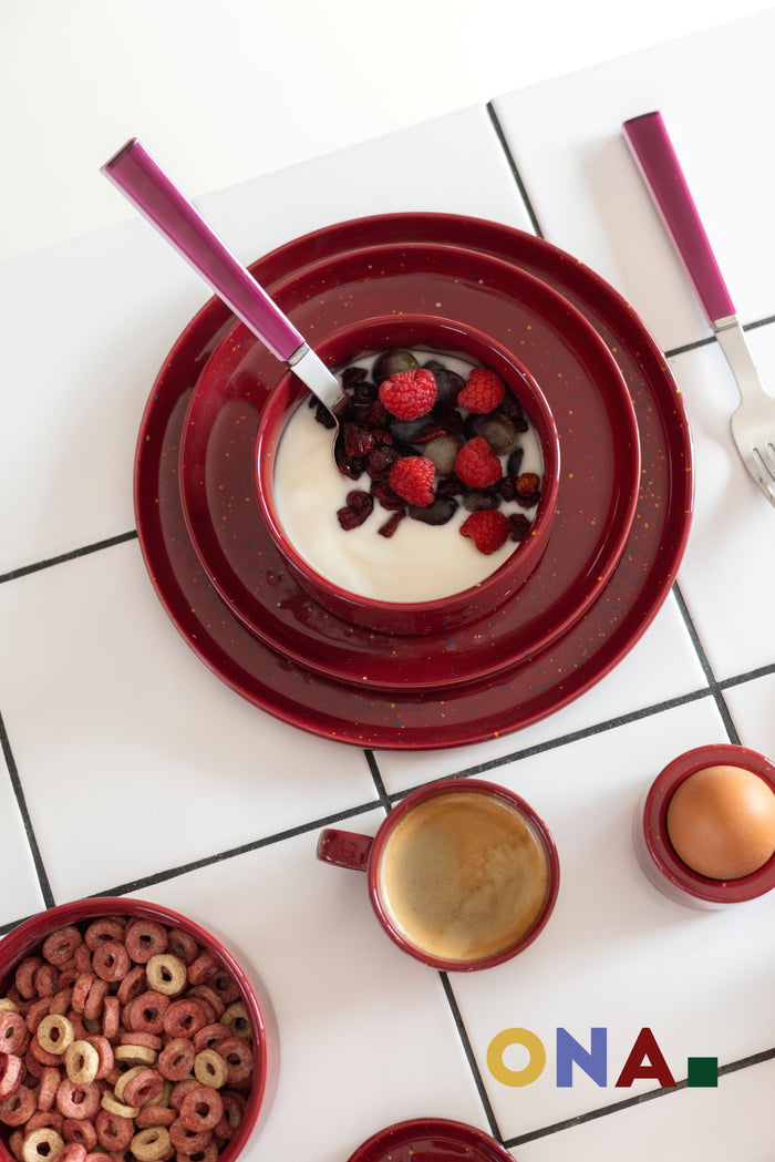 ONA Serviesset Fika Burgundy 12-delig / 4 personen - 4 dinerborden, 4 ontbijtborden en 4 kommen