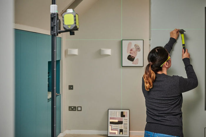 Samonivelirajući laserski nivelator (nivelir) sa stativom RB360GLL-K RYOBI